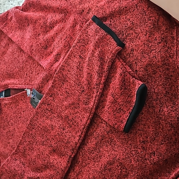 Pullover sweatshirt - Picture 3 of 5